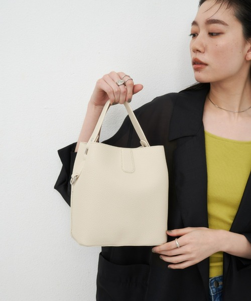 Aunt Marie's(アントマリーズ)の「2WAYフェイクレザースクエアハンドバッグ / ショルダーバッグ(ショルダーバッグ・レディース・モカ/ブラック/アイボリー・FREE)」の22枚目の写真