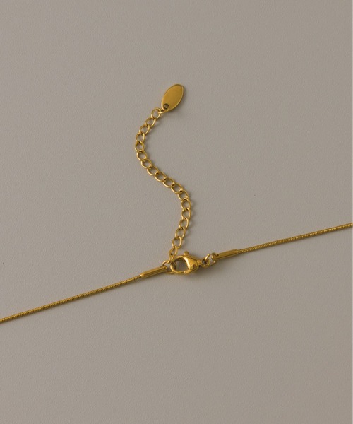 muku（ムク）の「金属アレルギー対応 ムーンペンダントネックレス/サージカルステンレス/316L（ネックレス・レディース・ゴールド/シルバー・45）」の5枚目の写真