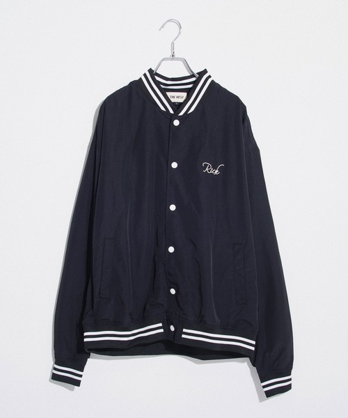 THE HITSS（ヒッツ）の「【THE HITSS】ワッシャーナイロン カレッジロゴ バックプリント スタジアムジャケット/スタジャン ブルゾン（ブルゾン・メンズ・グリーン/グレー/ブラック・M/L/XL）」の2枚目の写真