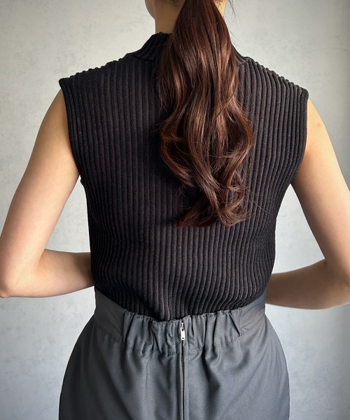 &g'aime（アンジェム）の「【&g’aime】ノースリーブ二重臼ニット（ニット/セーター・レディース・グレイッシュベージュ/ブラック/ライトグリーン・FREE）」の7枚目の写真