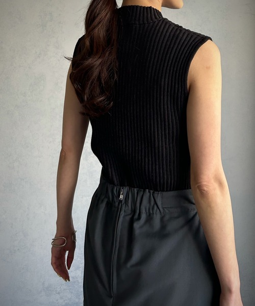 &g'aime（アンジェム）の「【&g’aime】ノースリーブ二重臼ニット（ニット/セーター・レディース・グレイッシュベージュ/ブラック/ライトグリーン・FREE）」の6枚目の写真