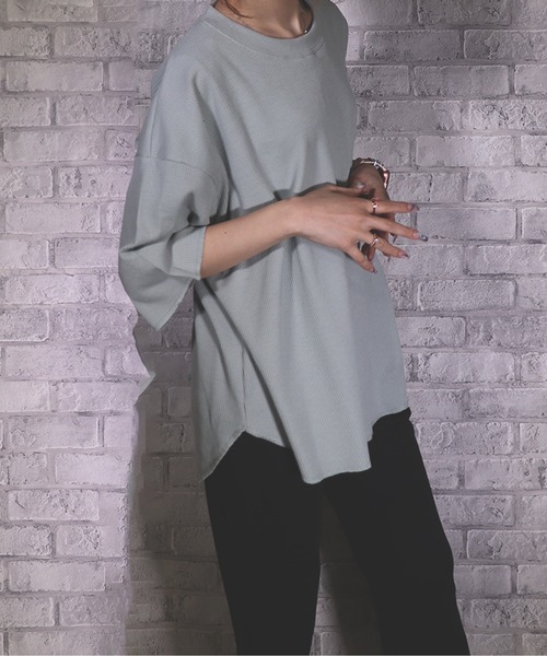 UNDERWRAPS(アンダーラップス)の「ワッフルバックスリットT(M3)(Tシャツ/カットソー・レディース・ブラック/ホワイト/グリーン/ベージュ/オートミール・MEDIUM/LARGE)」の2枚目の写真