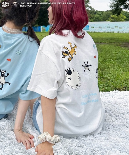 AS KNOW AS plus（アズノゥアズプラス）の「〇アクリルキーホルダー付き ひつじのショーン刺繍Tシャツ（Tシャツ/カットソー・レディース・オフホワイト/サックスブルー/スミクロ/ブルー系/グレー系/アイボリー系/ホワイト系・FREE）」の12枚目の写真