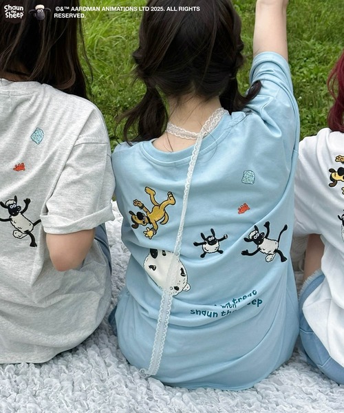 AS KNOW AS plus（アズノゥアズプラス）の「〇アクリルキーホルダー付き ひつじのショーン刺繍Tシャツ（Tシャツ/カットソー・レディース・オフホワイト/サックスブルー/スミクロ/ブルー系/グレー系/アイボリー系/ホワイト系・FREE）」の11枚目の写真