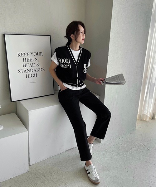 NANING9（ナンニング）の「NANING9 レタリングフロントボタンニットベスト（ベスト・レディース・ブラック・FREE）」の5枚目の写真