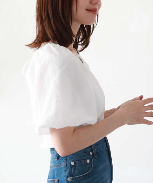 archives(アルシーヴ)の「サッカーバルーンコンパクトブラウス(シャツ/ブラウス・レディース・ブルー/ブラック/ベージュ/オフホワイト・MEDIUM)」の6枚目の写真