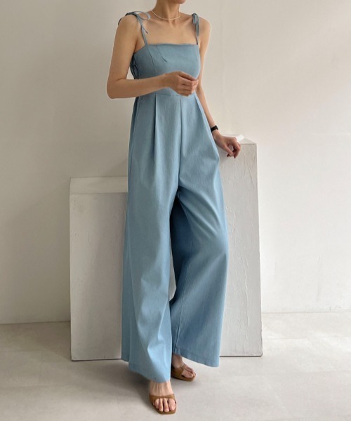 N.s（エヌドットエス）の「ショートジャケット＋キャミサロペット セットアップ（セットアップ・レディース・ブラック/ブルー/ベージュ・FREE）」の6枚目の写真