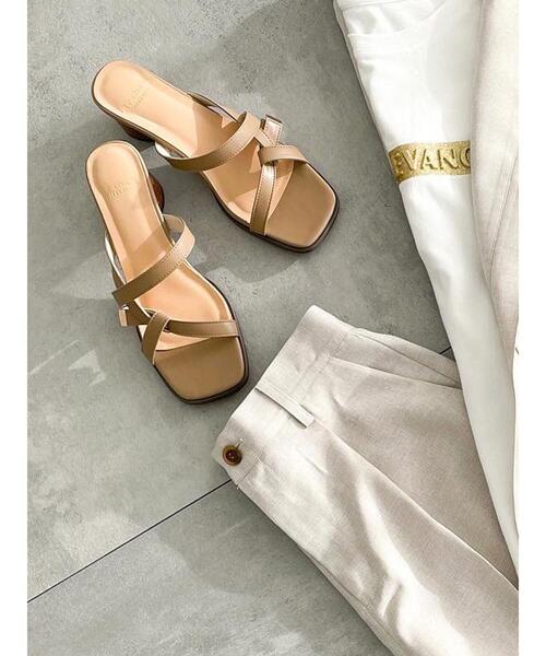 Te chichi TERRASSE（テチチテラス）の「結びリボンサンダル（サンダル・レディース・ブラック/モカ/オフホワイト・LARGE/MEDIUM）」の4枚目の写真