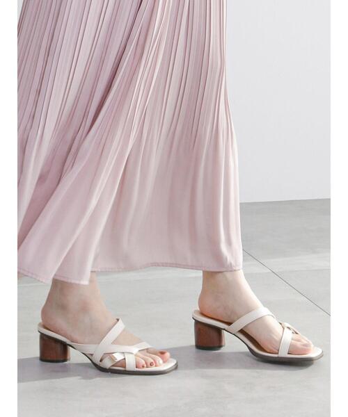 Te chichi TERRASSE（テチチテラス）の「結びリボンサンダル（サンダル・レディース・ブラック/モカ/オフホワイト・LARGE/MEDIUM）」の5枚目の写真