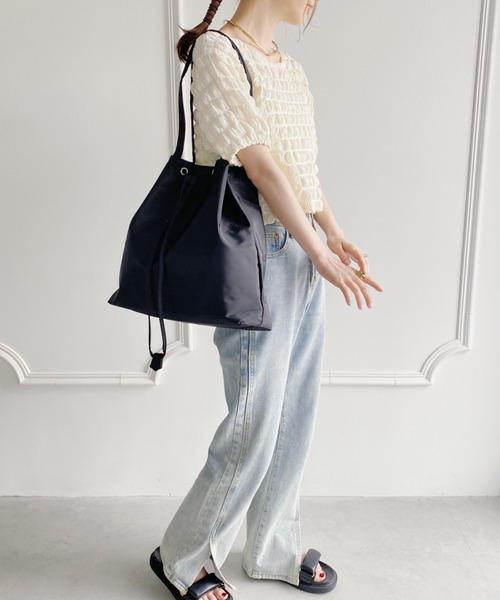 thank U more(サンキューモア)の「エステル ドロストリング風デザイン トートバッグ【大容量】(ショルダーバッグ・レディース・アイボリー/グリーン/ベージュ/ブラック・FREE)」の7枚目の写真