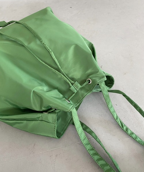 thank U more(サンキューモア)の「エステル ドロストリング風デザイン トートバッグ【大容量】(ショルダーバッグ・レディース・アイボリー/グリーン/ベージュ/ブラック・FREE)」の19枚目の写真