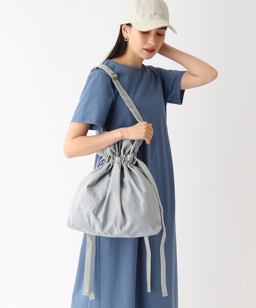 OPAQUE.CLIP（オペークドットクリップ）の「◆ドローストリングワンショルダーバッグ【A4収納可】（ショルダーバッグ・レディース・ブラック/グレー/イエロー/サンドベージュ・00）」の2枚目の写真