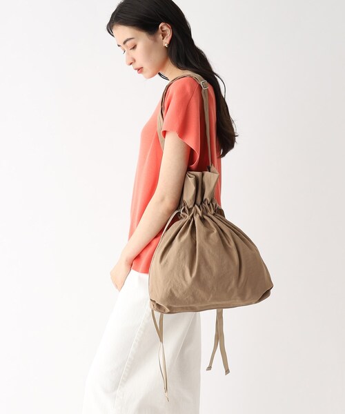 OPAQUE.CLIP（オペークドットクリップ）の「◆ドローストリングワンショルダーバッグ【A4収納可】（ショルダーバッグ・レディース・ブラック/グレー/イエロー/サンドベージュ・00）」の3枚目の写真