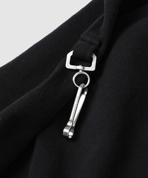 RAF SIMONS(ラフシモンズ)の「Washed big fit hoodie with clasps and patch(パーカー・メンズ・ブラック・XS/S)」の6枚目の写真