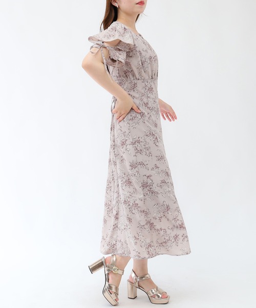 ASTORIA ODIER（アストリアオディール）の「花柄 スクエアネック バックスピンドルワンピース（ワンピース・レディース・ピンクベージュ/ホワイト・MEDIUM）」の13枚目の写真