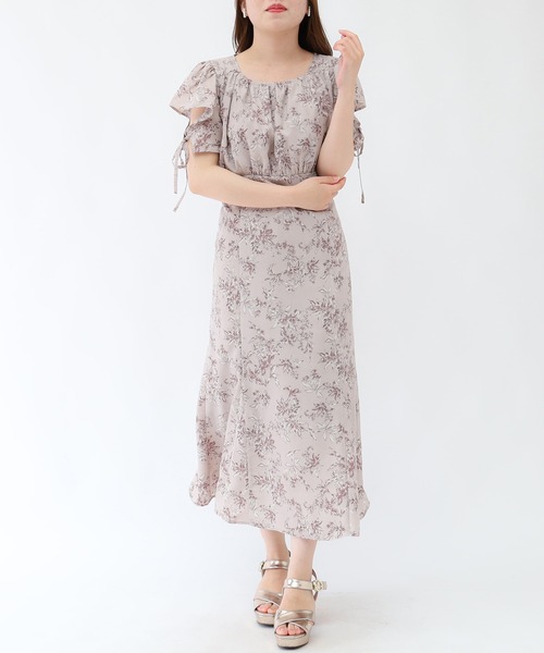 ASTORIA ODIER（アストリアオディール）の「花柄 スクエアネック バックスピンドルワンピース（ワンピース・レディース・ピンクベージュ/ホワイト・MEDIUM）」の14枚目の写真