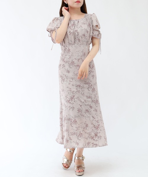 ASTORIA ODIER（アストリアオディール）の「花柄 スクエアネック バックスピンドルワンピース（ワンピース・レディース・ピンクベージュ/ホワイト・MEDIUM）」の15枚目の写真