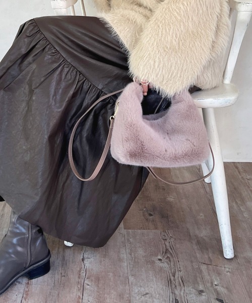 Olu.（オルドット）の「2wayファーバッグ（ショルダーバッグ・レディース・モカ/ホワイト/ベージュ・FREE）」の10枚目の写真