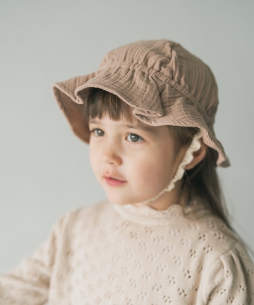 riziere（リジェール）の「ダブルガーゼフリルハット（ハット・キッズ・グレイッシュベージュ/ブラウン系1/ピンク・FREE）」の4枚目の写真