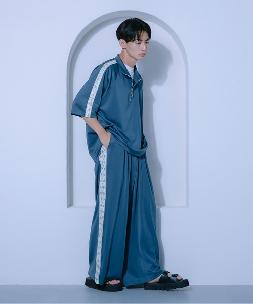 Ellno Loset（エルノロゼット）の「ジャガードラインハーフジッププル