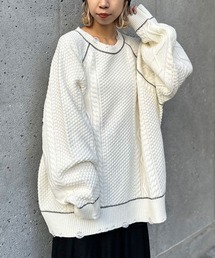 ステッチ入りダメージケーブルニット