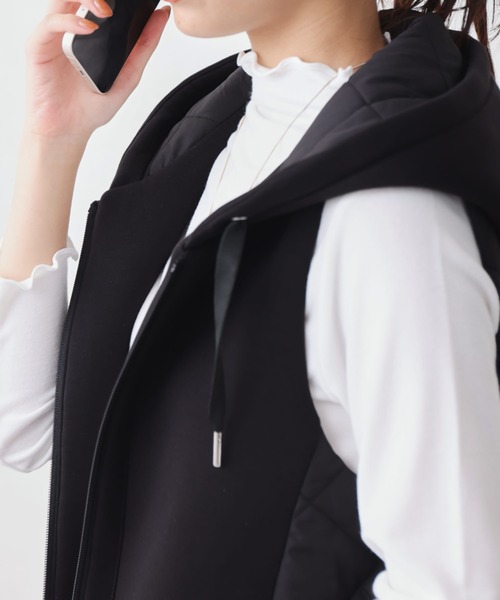 Chez toi(シェトワ)の「中綿×ダンボール切替フードベスト(ベスト・レディース・カーキ/ブラック/アイボリー・FREE)」の20枚目の写真