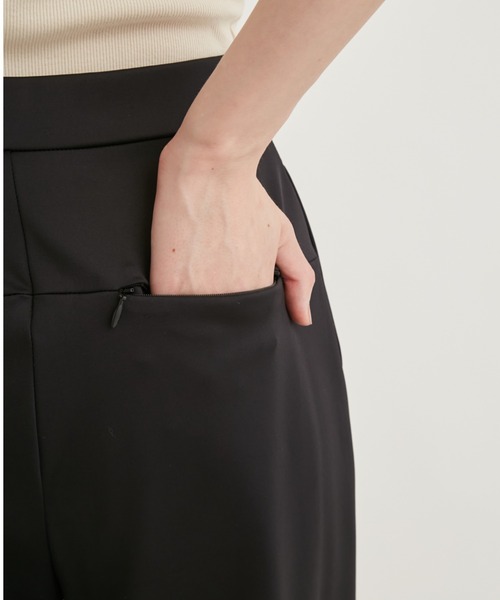 emmi（エミ）の「【emmi atelier】ダンボールニットジョガーパンツ（その他パンツ・レディース・グレイッシュベージュ/ブラック・0/1）」の9枚目の写真