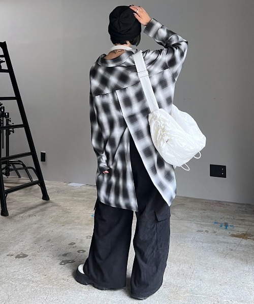 PAGEBOY（ページボーイ）の「オンブレチェックルーズシャツ2（シャツ/ブラウス・レディース・ブラック/グリーン・FREE）」の7枚目の写真