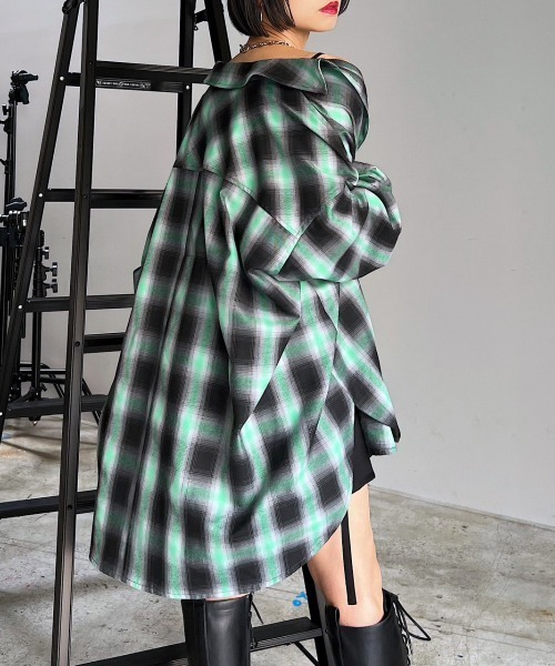 PAGEBOY（ページボーイ）の「オンブレチェックルーズシャツ2（シャツ/ブラウス・レディース・ブラック/グリーン・FREE）」の10枚目の写真