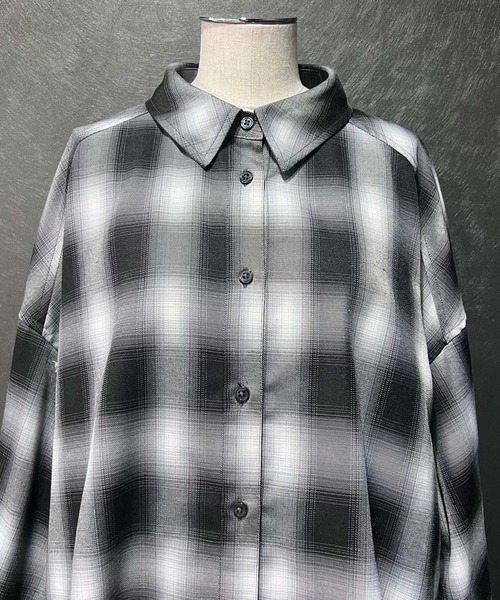 PAGEBOY（ページボーイ）の「オンブレチェックルーズシャツ2（シャツ/ブラウス・レディース・ブラック/グリーン・FREE）」の17枚目の写真