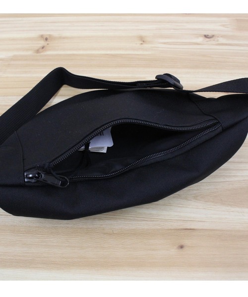 Carhartt WIP（カーハートダブリューアイピー）の「ジェイク ヒップバック Jake Hip Bag 2.8L（ボディバッグ/ウエストポーチ・メンズ・ブラック・ONE SIZE）」の10枚目の写真