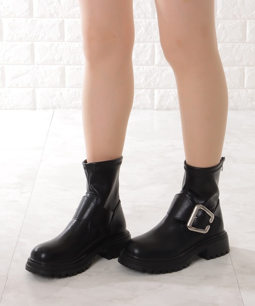 5日までの出品 ZARA バックル付き トラックショートブーツ