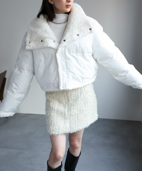 LAC-VERT（ラック・ヴェール）の「【リバーシブル】ショート丈スタンドカラーボリュームボアブルゾン/ダウン（ダウンジャケット/コート・レディース・ブラック/アイボリー/ベージュ・FREE）」の4枚目の写真