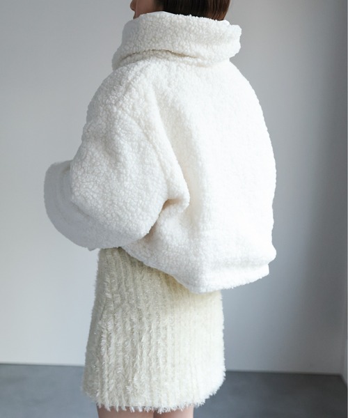 LAC-VERT（ラック・ヴェール）の「【リバーシブル】ショート丈スタンドカラーボリュームボアブルゾン/ダウン（ダウンジャケット/コート・レディース・ブラック/アイボリー/ベージュ・FREE）」の13枚目の写真