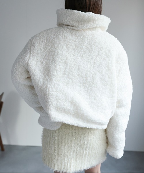 LAC-VERT（ラック・ヴェール）の「【リバーシブル】ショート丈スタンドカラーボリュームボアブルゾン/ダウン（ダウンジャケット/コート・レディース・ブラック/アイボリー/ベージュ・FREE）」の14枚目の写真