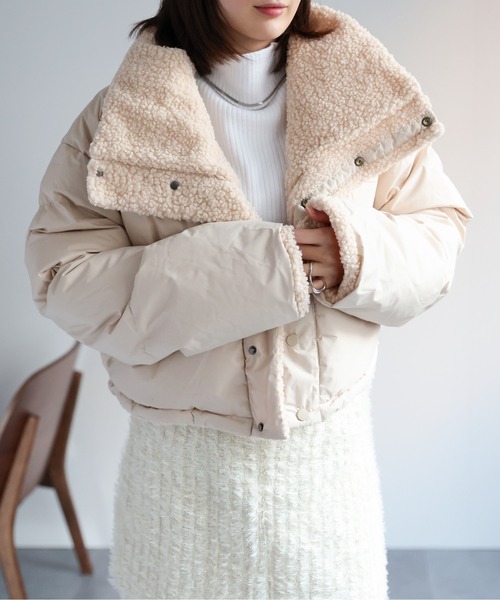 LAC-VERT（ラック・ヴェール）の「【リバーシブル】ショート丈スタンドカラーボリュームボアブルゾン/ダウン（ダウンジャケット/コート・レディース・ブラック/アイボリー/ベージュ・FREE）」の22枚目の写真