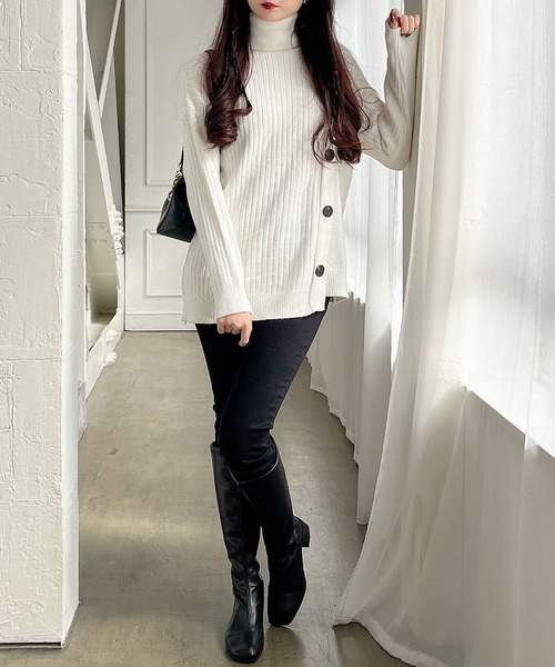 MIIA（ミーア）の「タートルネックサイドボタンニット（ニット/セーター・レディース・ブラック/ベージュ/オフホワイト・FREE）」の10枚目の写真