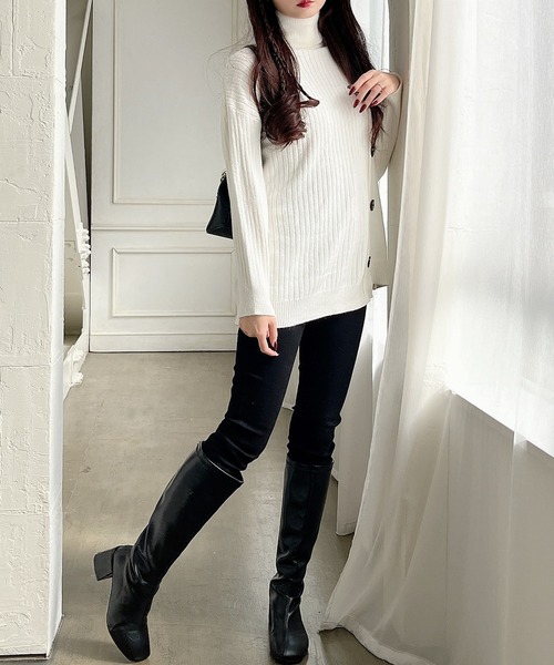 MIIA（ミーア）の「タートルネックサイドボタンニット（ニット/セーター・レディース・ブラック/ベージュ/オフホワイト・FREE）」の13枚目の写真