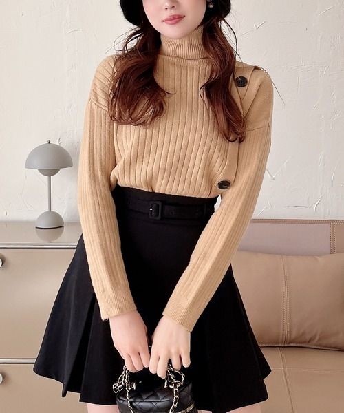 MIIA（ミーア）の「タートルネックサイドボタンニット（ニット/セーター・レディース・ブラック/ベージュ/オフホワイト・FREE）」の21枚目の写真