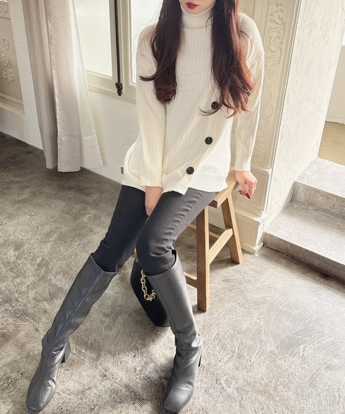 MIIA（ミーア）の「タートルネックサイドボタンニット（ニット/セーター・レディース・ブラック/ベージュ/オフホワイト・FREE）」の18枚目の写真