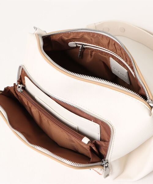 Desigual（デシグアル）の「刺繍 ミドルショルダーバッグ（ハンドバッグ・レディース・ブラック/ホワイト・FREE）」の15枚目の写真