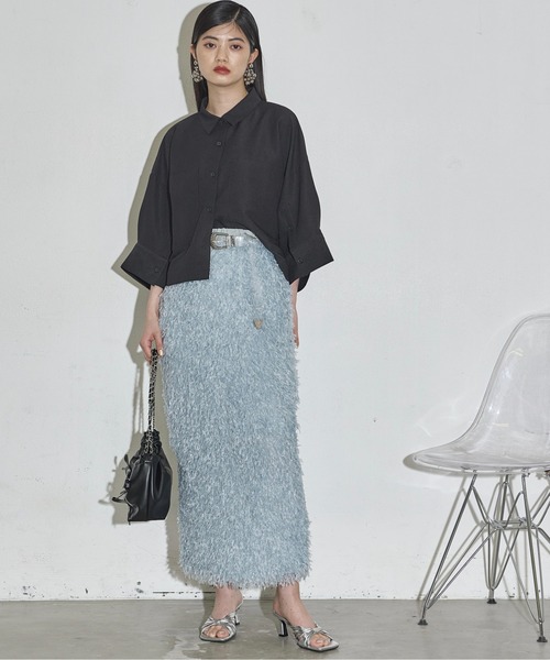 THE YOn(ザヨン)の「フェザーライクシャギーナロースカート(スカート・レディース・ブラック/サックスブルー/アイボリー・FREE)」の3枚目の写真