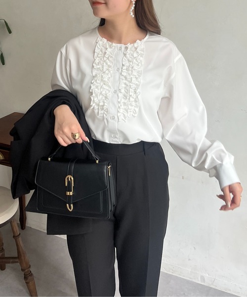 prose verse(プロズヴェール)の「フロントダブルフリルブラウス(シャツ/ブラウス・レディース・オフホワイト・LARGE/MEDIUM)」の4枚目の写真