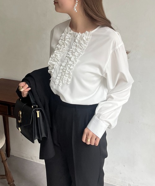 prose verse(プロズヴェール)の「フロントダブルフリルブラウス(シャツ/ブラウス・レディース・オフホワイト・LARGE/MEDIUM)」の6枚目の写真