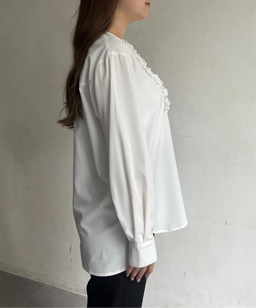 prose verse(プロズヴェール)の「フロントダブルフリルブラウス(シャツ/ブラウス・レディース・オフホワイト・LARGE/MEDIUM)」の22枚目の写真