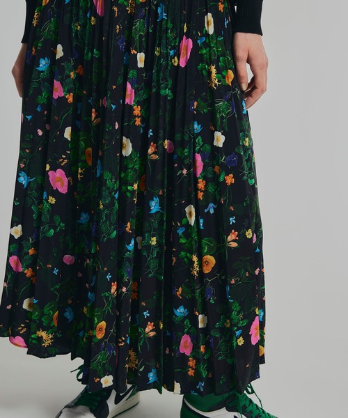 NOISE MAKER（ノイズメーカー）の「ボタニカルプリーツロングスカート【MADE IN JAPAN】（スカート・レディース・ブラック/オフホワイト・36/38）」の10枚目の写真