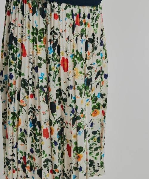 NOISE MAKER（ノイズメーカー）の「ボタニカルプリーツロングスカート【MADE IN JAPAN】（スカート・レディース・ブラック/オフホワイト・36/38）」の6枚目の写真