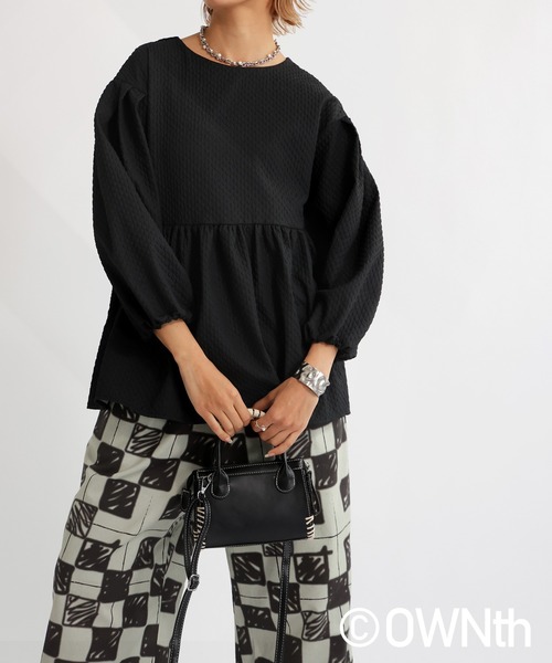 OWNth(オンス)の「ジャガードペプラムトップス(Tシャツ/カットソー・レディース・ブラック/ライトグリーン・P/R)」の6枚目の写真