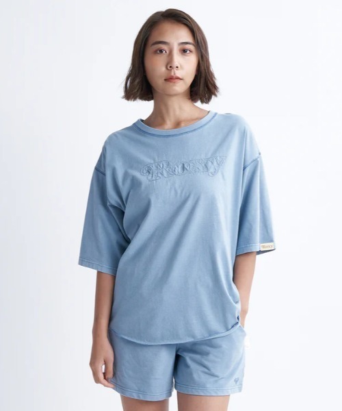 ROXY(ロキシー)の「COLORS TEE/ロキシーオーバーサイズ半袖Tシャツ(Tシャツ/カットソー・レディース・バーガンディー/グリーン/インディゴブルー/ベージュ・LARGE/MEDIUM/SMALL)」の3枚目の写真