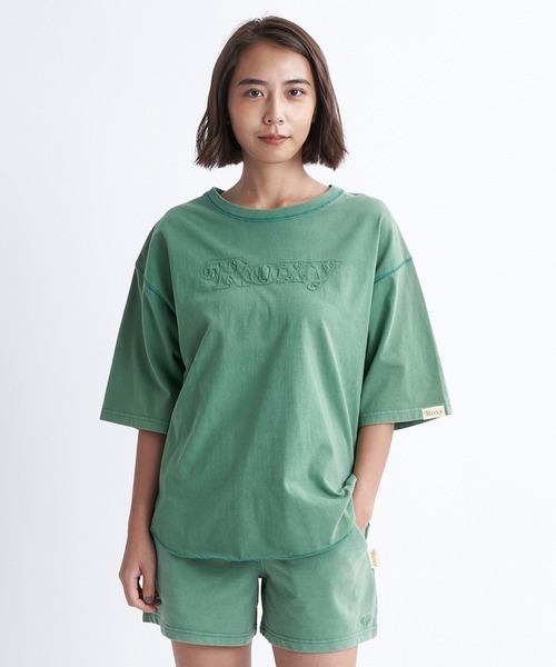 ROXY(ロキシー)の「COLORS TEE/ロキシーオーバーサイズ半袖Tシャツ(Tシャツ/カットソー・レディース・バーガンディー/グリーン/インディゴブルー/ベージュ・LARGE/MEDIUM/SMALL)」の2枚目の写真